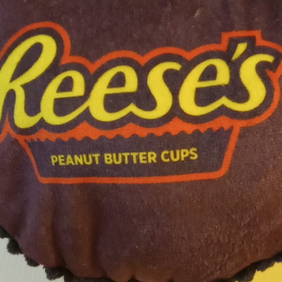 Dog Toy Reeses Peanut Butter Cup Brand new - Picture 2 of 3